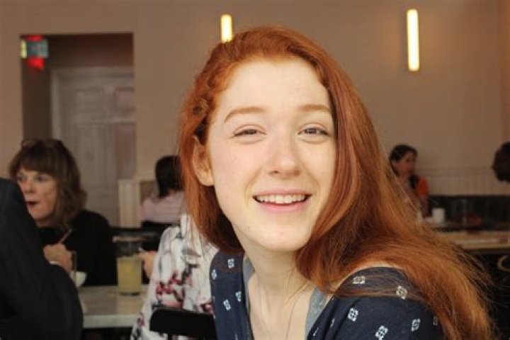 About Carolyn Youstra Medium