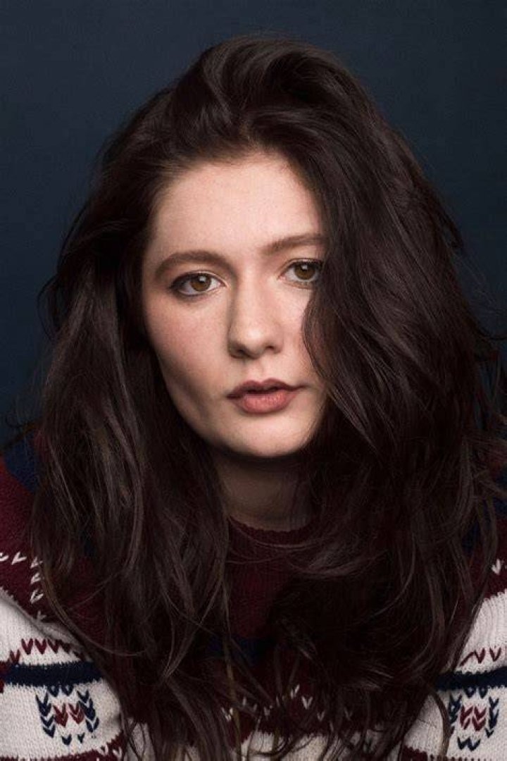Actress Emma Kenney Biography Wiki Bra Size Hot Photos 2023