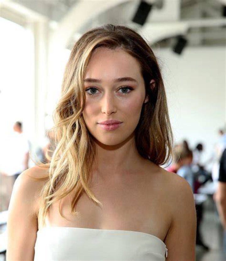 Alycia DebnamCarey Biography &bull; Martha&rsquo;s New Coat