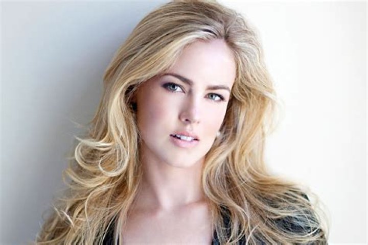 Amanda Schull WALLPAPERS For Everyone