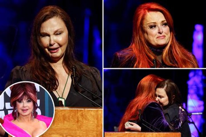 Ashley Judd weeps over mom Naomi&rsquo;s death &lsquo;I&rsquo;m sorry she couldn&rsquo;t hold on&rsquo;