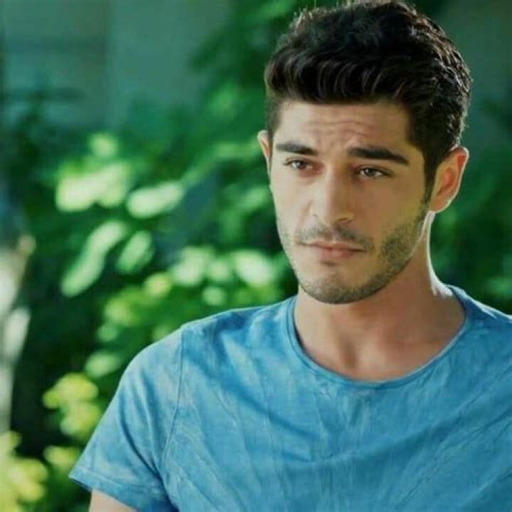 Burak Deniz Bio, Height, Net worth, Age, Family, Girlfriend, Facts Super Stars Bio