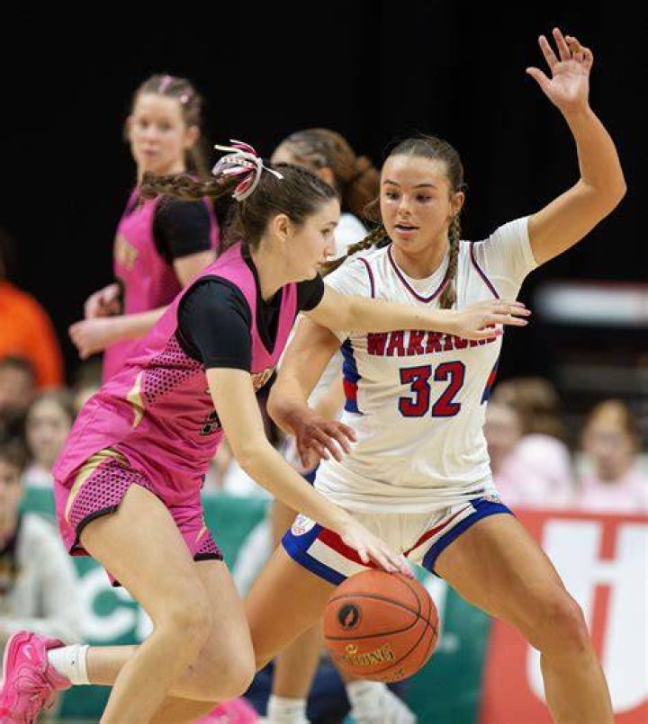 CR Washington on Twitter "🏀We have a former WHS student in the NCAA tourney with the IowaWBB