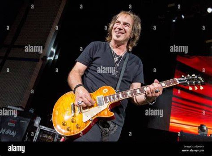 Dave Amato Interview REO Speedwagon, Ted Nugent, Richie Sambora
