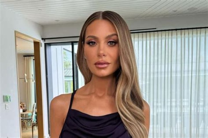 Dorit Kemsley on Instagram &ldquo;New season of looks 🍂 💎&rdquo; Dorit Kemsley