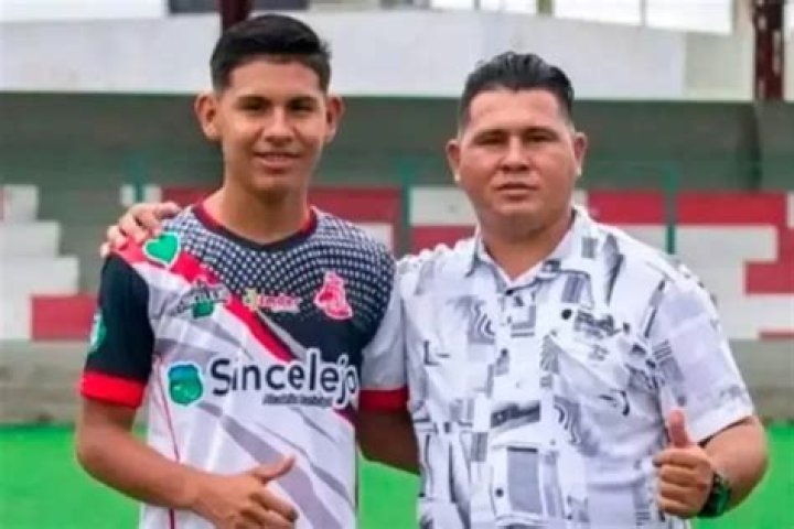 El padre del prometedor futbolista del Bar&ccedil;a Lamine Yamal ataca a una