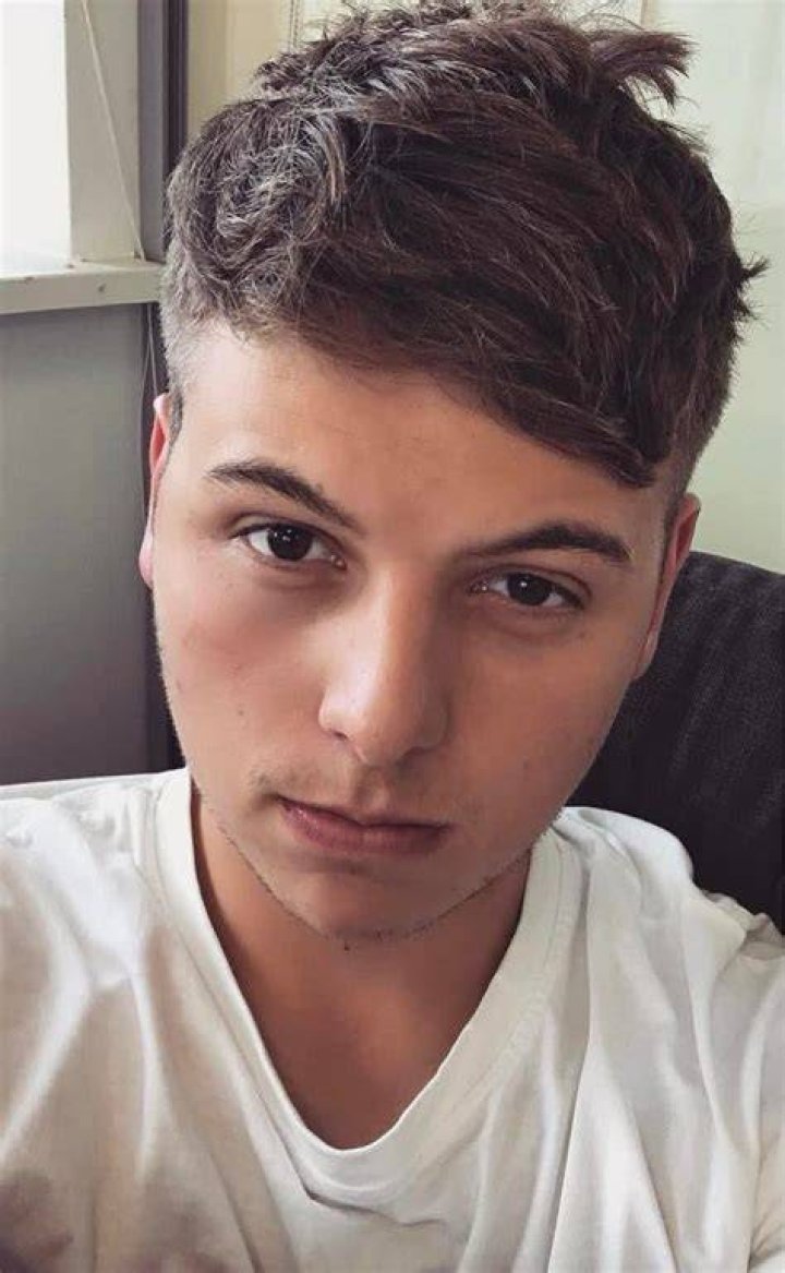 Elliot Giles Height, Age, Bio, Weight, Net Worth, Facts and Family