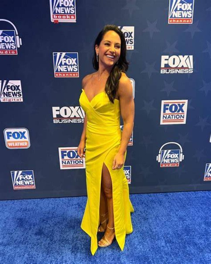 Emily Compagno Fox News r/hot_reporters
