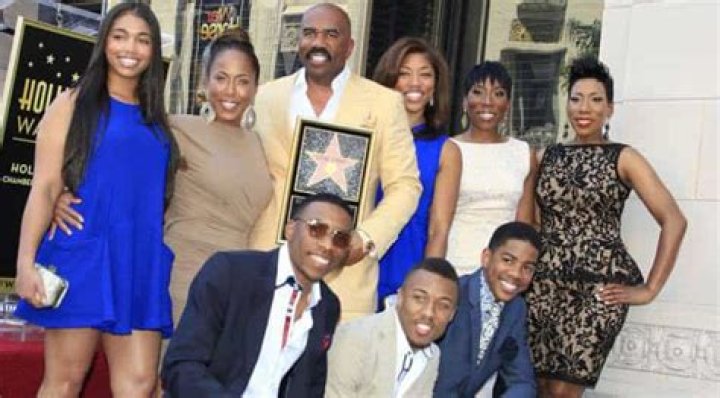Famous Families They&rsquo;re Just Like Us (Sort Of)