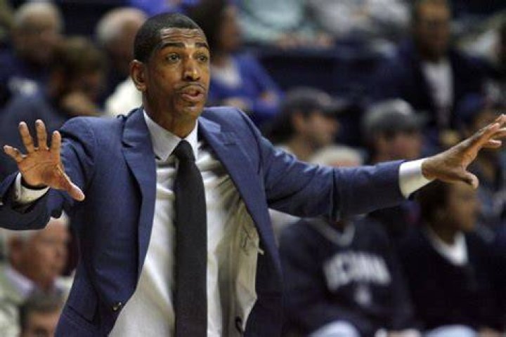 Former UConn Coach Kevin Ollie Is Finalist For New Job The Spun What