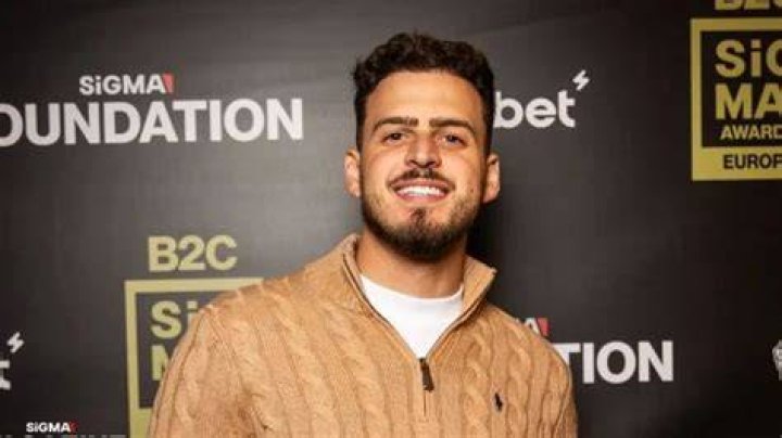 Gio suave idade, nome real, altura, cabelo, GF, Ashley, wiki EBS Blog
