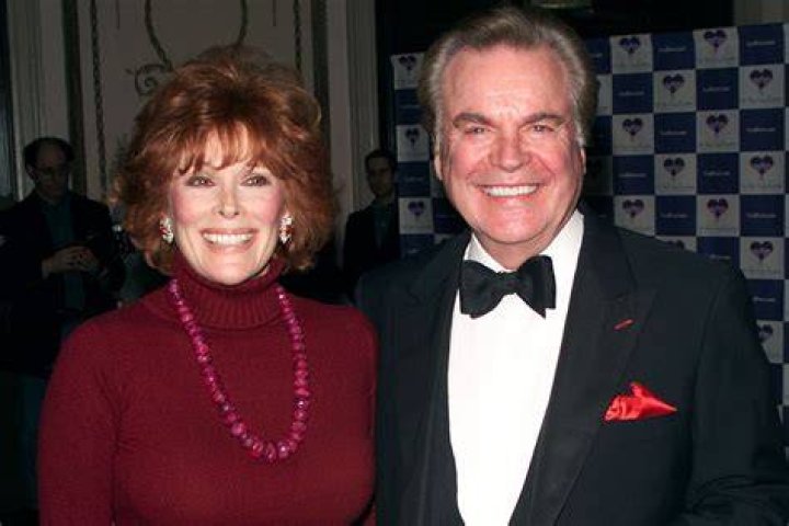 Jill St. John, Robert Wagner's Wife 5 Fast Facts