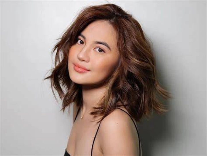 Julie Anne San Jose and Rayver Cruz bonding with each other's family is