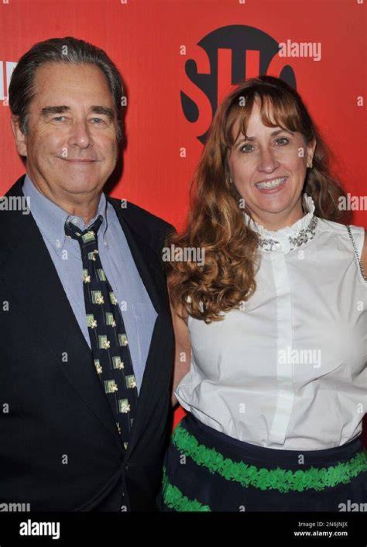 Julie Landfield Age, Bio, Net Worth 2024, Height