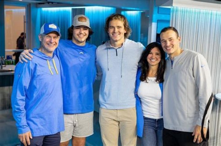 Justin Herbert Dad / Chargers Qb Justin Herbert S Family Are Proud Of