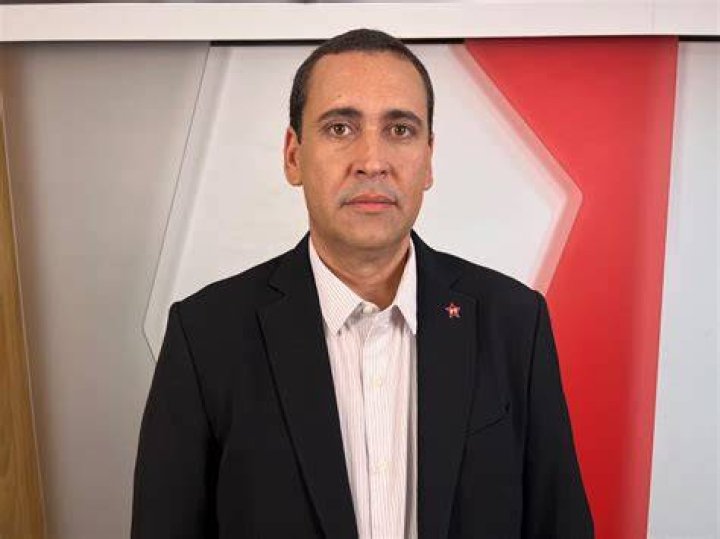 &ldquo;A dele &eacute; grande&rdquo;, afirma m&atilde;e de Emilio Osorio sobre &lsquo;atributos&rsquo; do ator