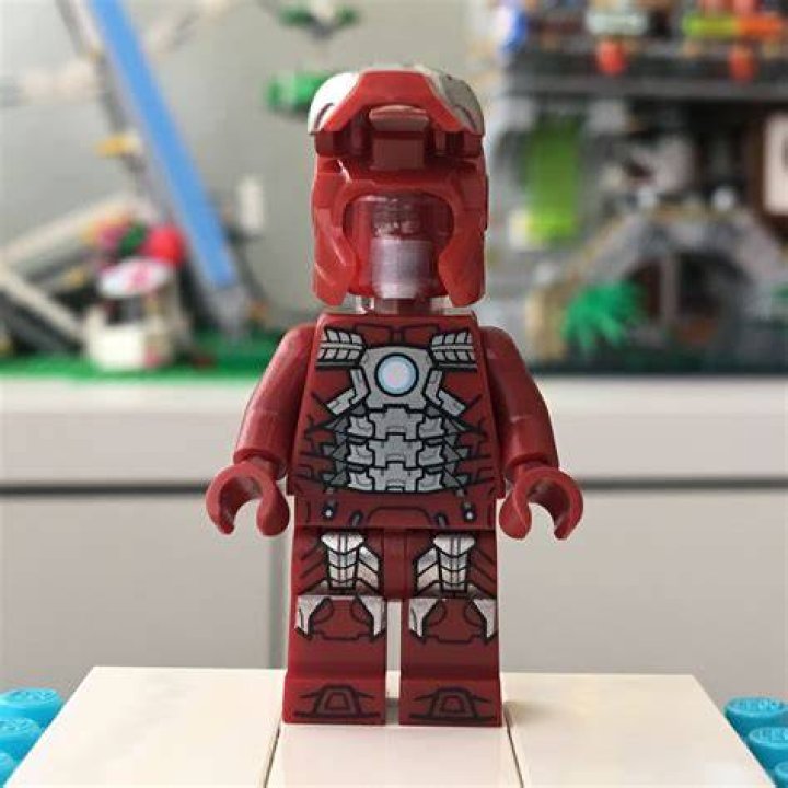 LEGO Iron Man MK V Minifigure Brick Land