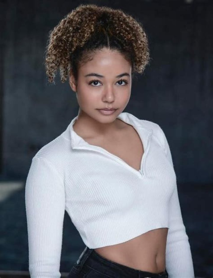 Lena Davis Height Age Weight Measurement Wiki & Bio