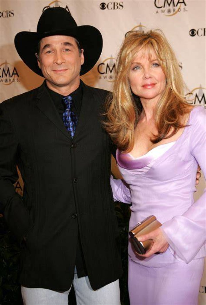 Lisa Hartman Black Net Worth, Bio, Height, Family, Age, Weight, Wiki 2024