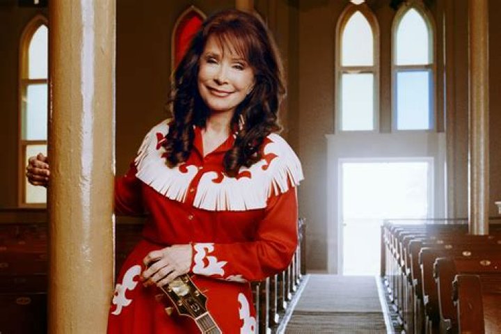 Loretta Lynn Dedicates A HeartWrenching Tribute To Her Daughter That