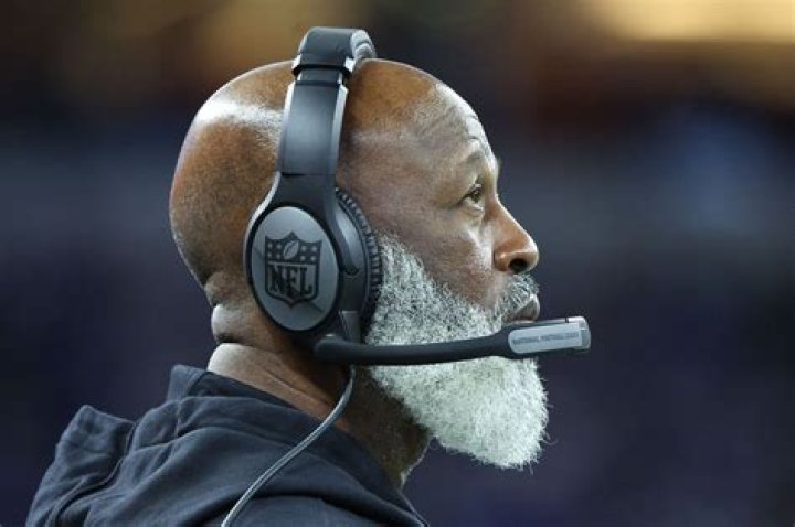Lovie Smith Past Teams Coached, Beard, Net Worth, Salary, Family