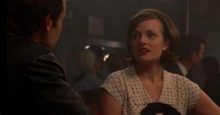 Mad Men&rsquo;s Elisabeth Moss&rsquo;s Best RedCarpet Style Moments
