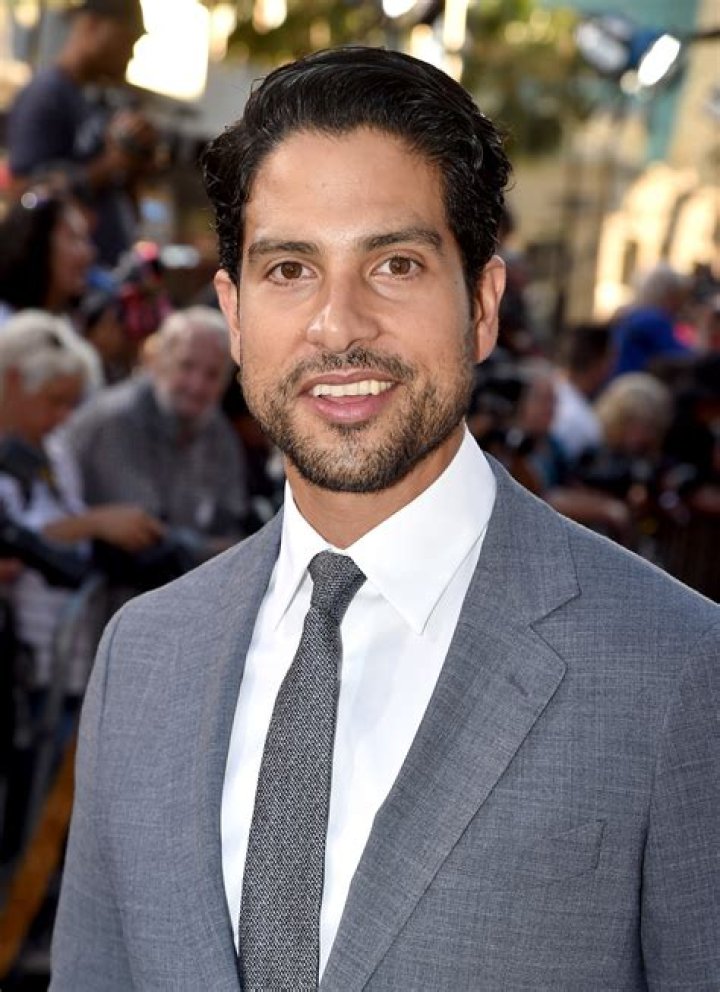 Man Central Adam Rodriguez In Casual Wear