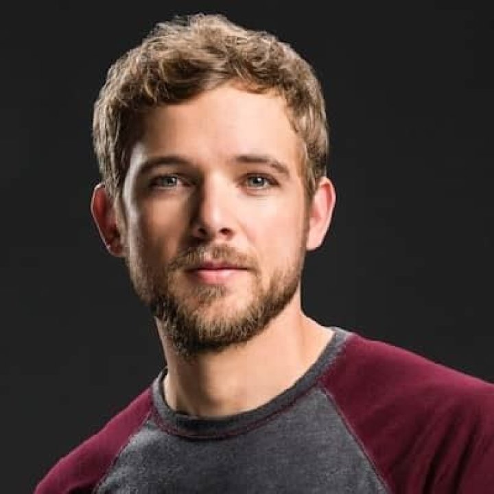 Max Thieriot Bio, Wiki, Age, Height, Wife, Net Worth, Workout & Movies
