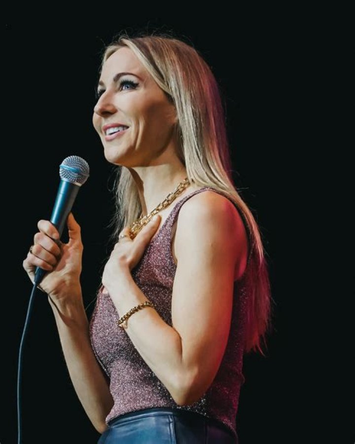 Nikki Glaser Net Worth 2024 (With Yearly Earning Highlights)