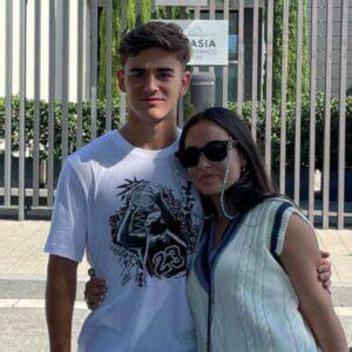 Pablo Gavi Siblings Sister Aurora P&aacute;ez Gavira And Brother