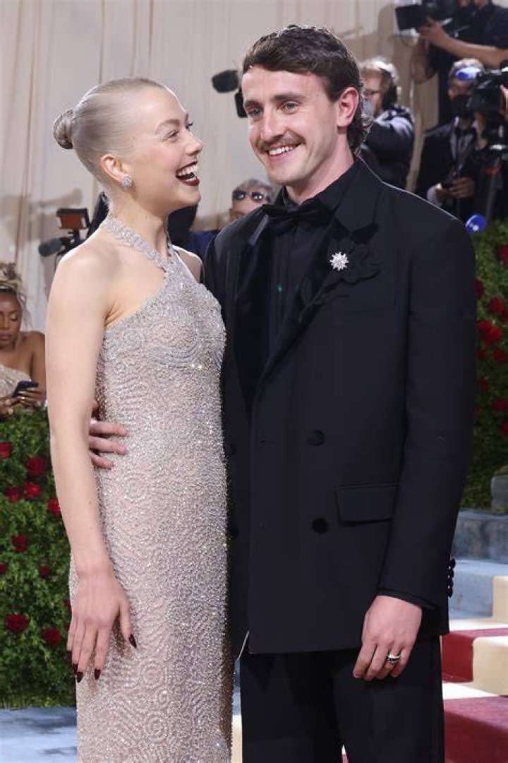 Paul Mescal e Phoebe Bridgers fidanzati la loro storia d'amore