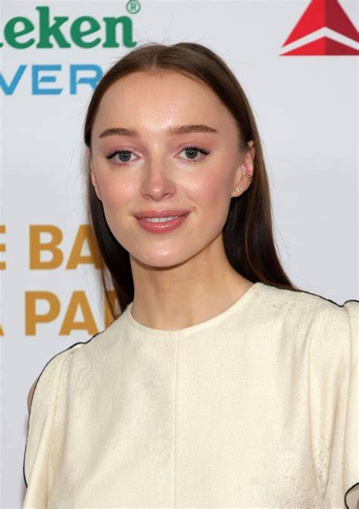 Phoebe Dynevor Diet, Workout Routine, Exercise, Body Measurements
