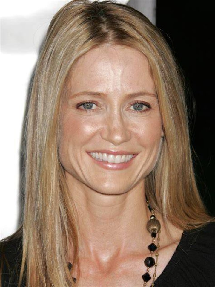 Picture of Kelly Rowan