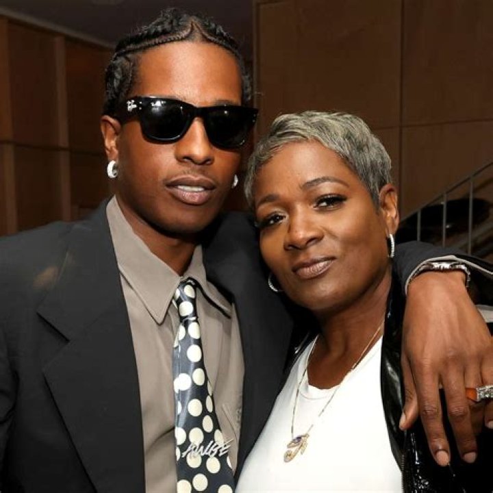 Renee Black, mother of ASAP Rocky leaves the district court Z.today