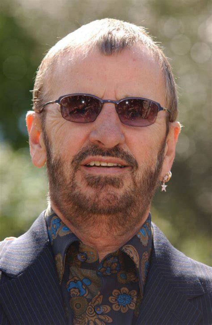 Ringo Starr At Age 75 Looks Younger Than His Son (3 pics)