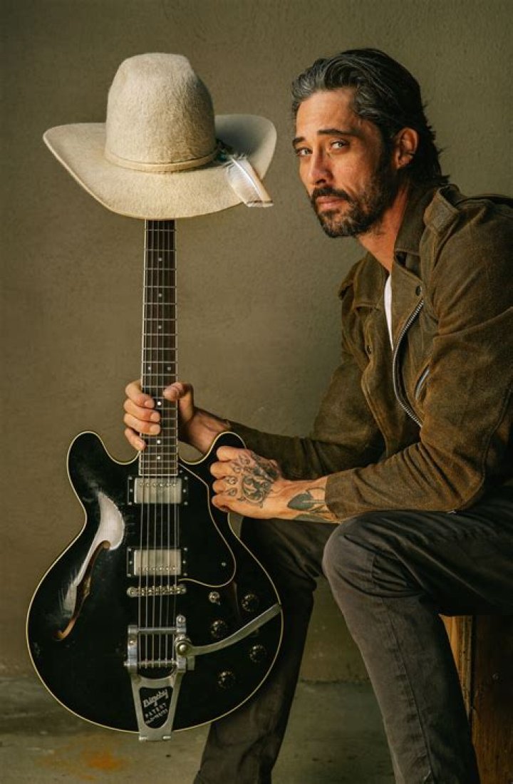 Ryan Bingham's Wife Inside the Star's Marriage to Anna Axster and