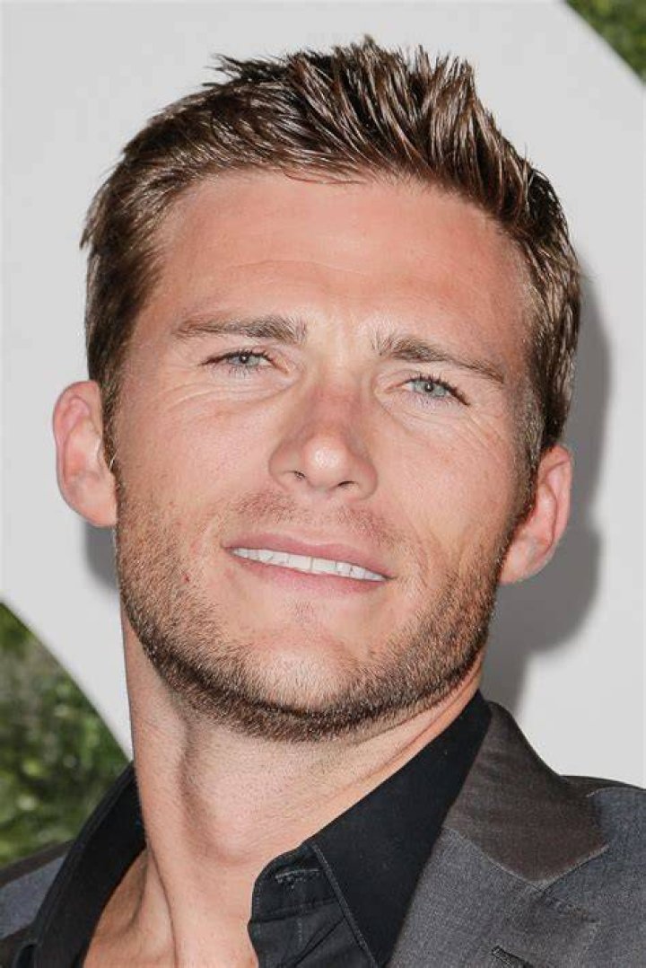 Scott Eastwood steps out in New York with same Daily Mail Online