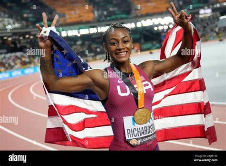 Sha&rsquo;Carri Richardson gives World gold medal to &lsquo;momma&rsquo; 2 years after