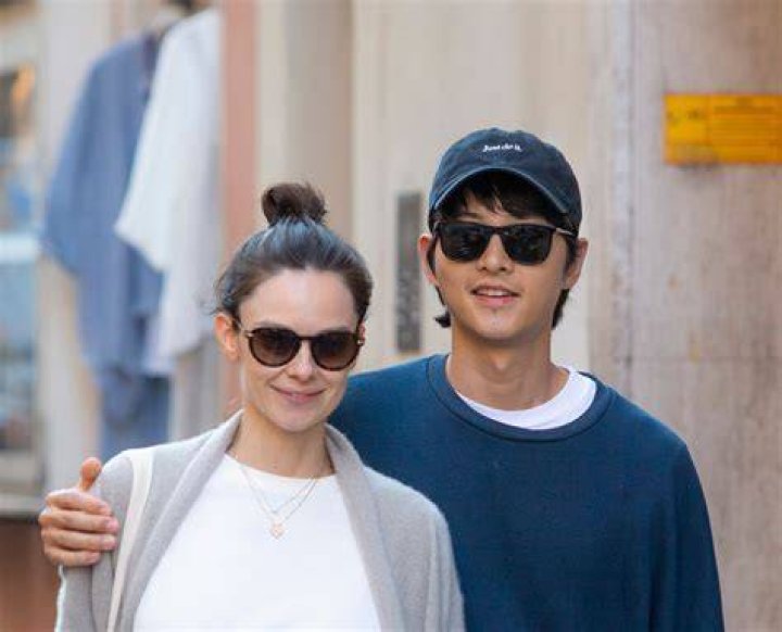 Song Joongki Meet Katy Louise Saunders 4 facts about the British actress allegedly dating