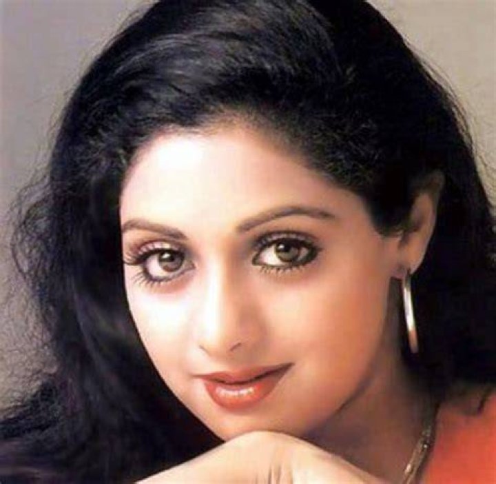 Sridevi's daughter Janhvi thanks Madhuri Dixit for stepping into late