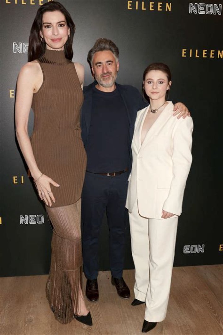 Tall Anne Hathaway by tallBabes on DeviantArt