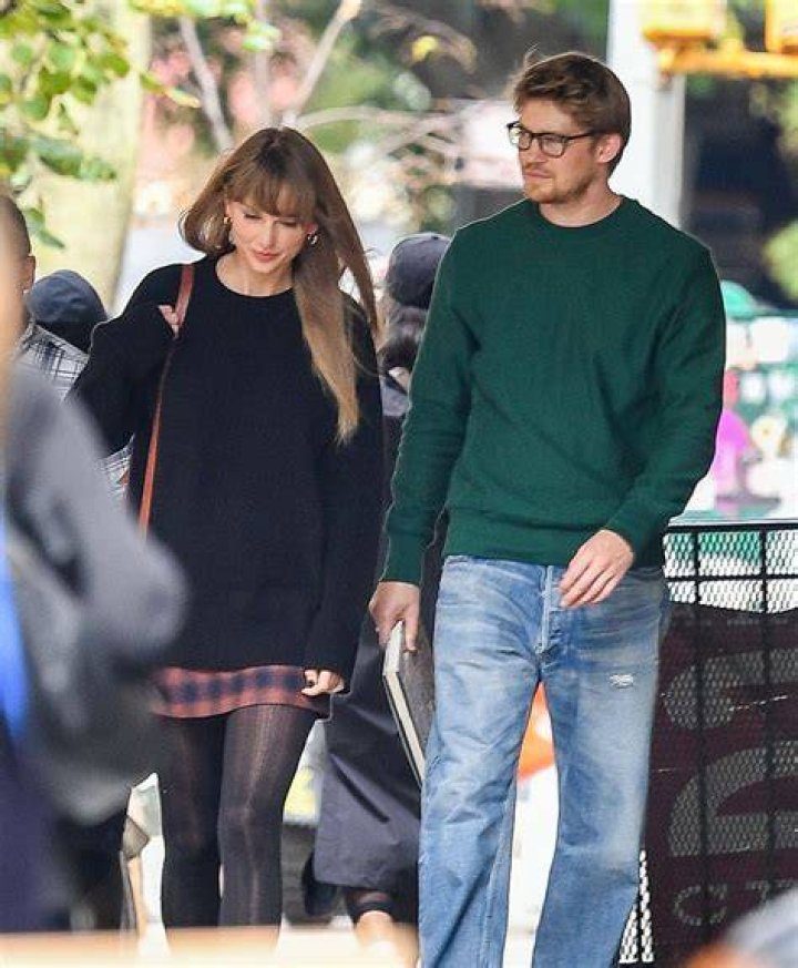 Taylor Swift and Joe Alwyn Reportedly Break Up