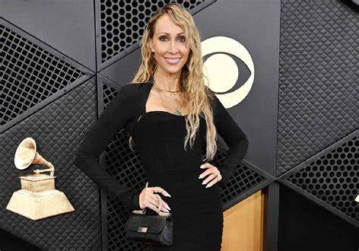 Tish Cyrus Net Worth, ExHusband, Divorce, Parents, Wiki, Age
