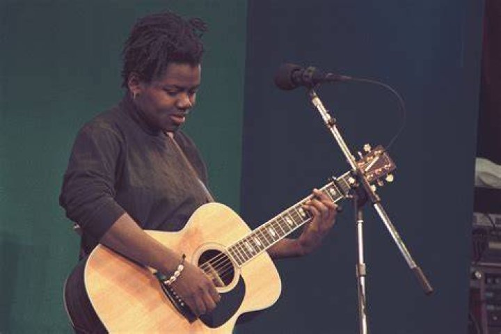 Tracy Chapman Set to Make Country Music History With 'Fast Car'