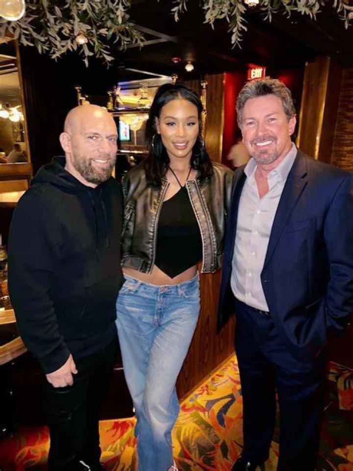 UFC Fighters Beefing In Vegas, Take Over Barry&rsquo;s Downtown Prime Inside