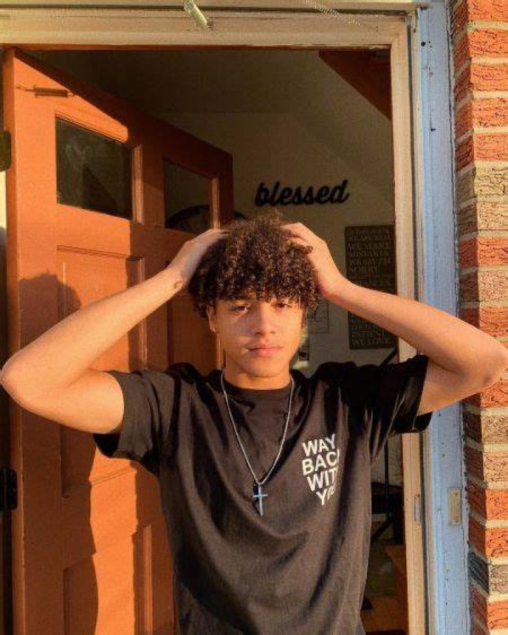 Vallyk Age Wiki, Net worth, Bio, Height, Girlfriend?, Real Name