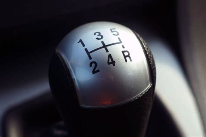 What gear and stick does Sidney Crosby use?