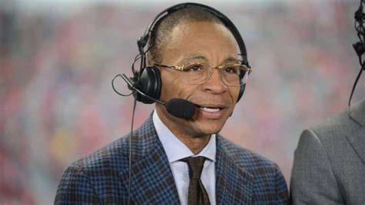What happened to NFL sportscaster Gus Johnson? Wife, Salary