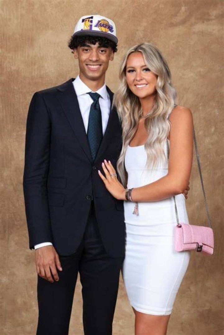 Who is Sydney Parrish, Girlfriend of Max Christie? His Parents, Family, Salary, Jersey